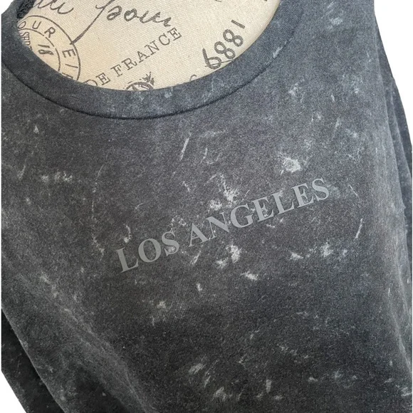 Kendall & Kylie Jenner Los Angeles Cropped Sweatshirt - Picture 3 of 7